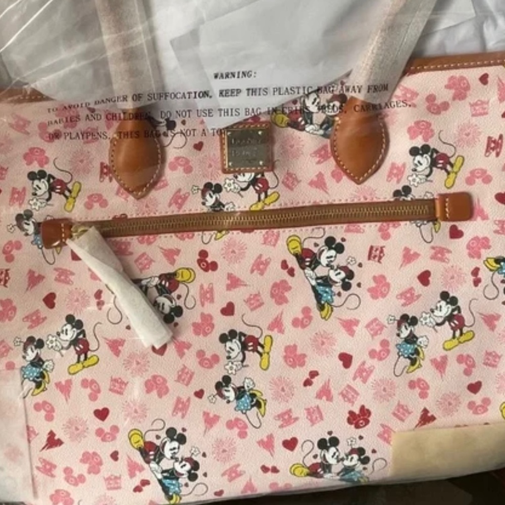 DOONEY and BOURKE MINNIE AND MICKEY VALENTINES TOTE NWT  RARE